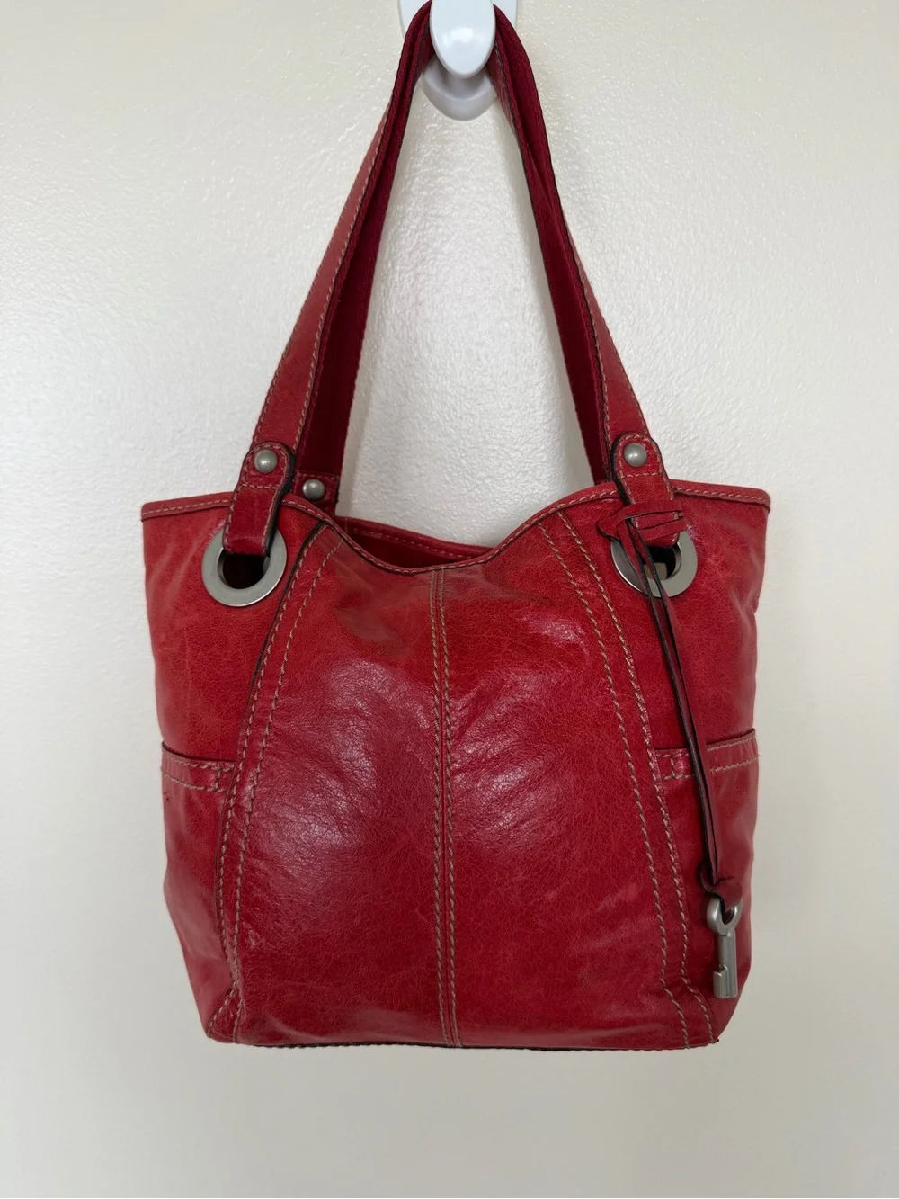 FOSSIL Red Leather Vintage Hobo Shoulder Tote Bag w Silver Key Accent